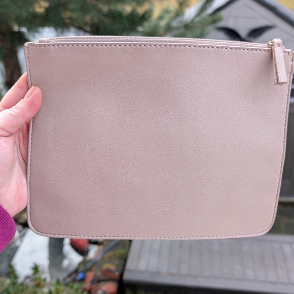 Elizabeth And James Beige Pouch (EUC) - Picture 7 of 11